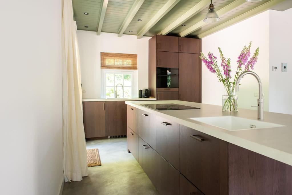Fantastisch Familiehuis Met Grote Tuin I Bosrijk ลุนเทเรน ภายนอก รูปภาพ